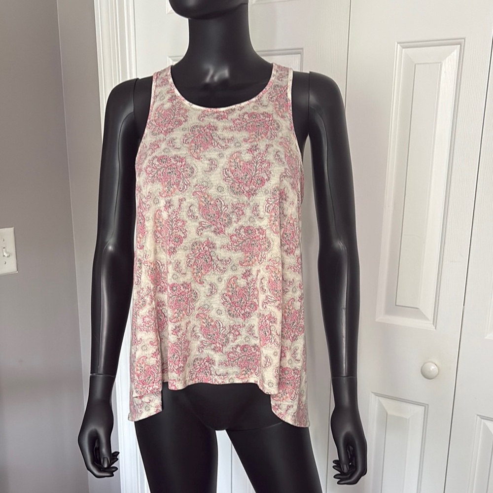 🌻 Pink Paisley Women's Top